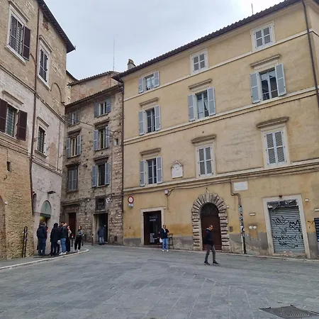 Tourist 34537 In The Historic Center * Perugia